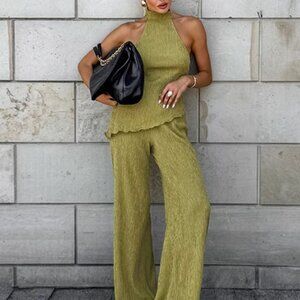 French-style green pleated suit